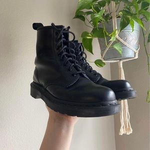 Dr. Martens Mono Black